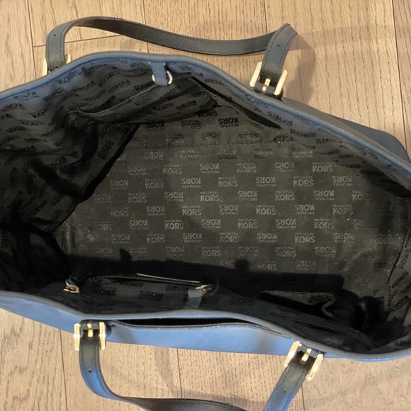 Michael Kors Black Tote Bag - Picture 5 of 5